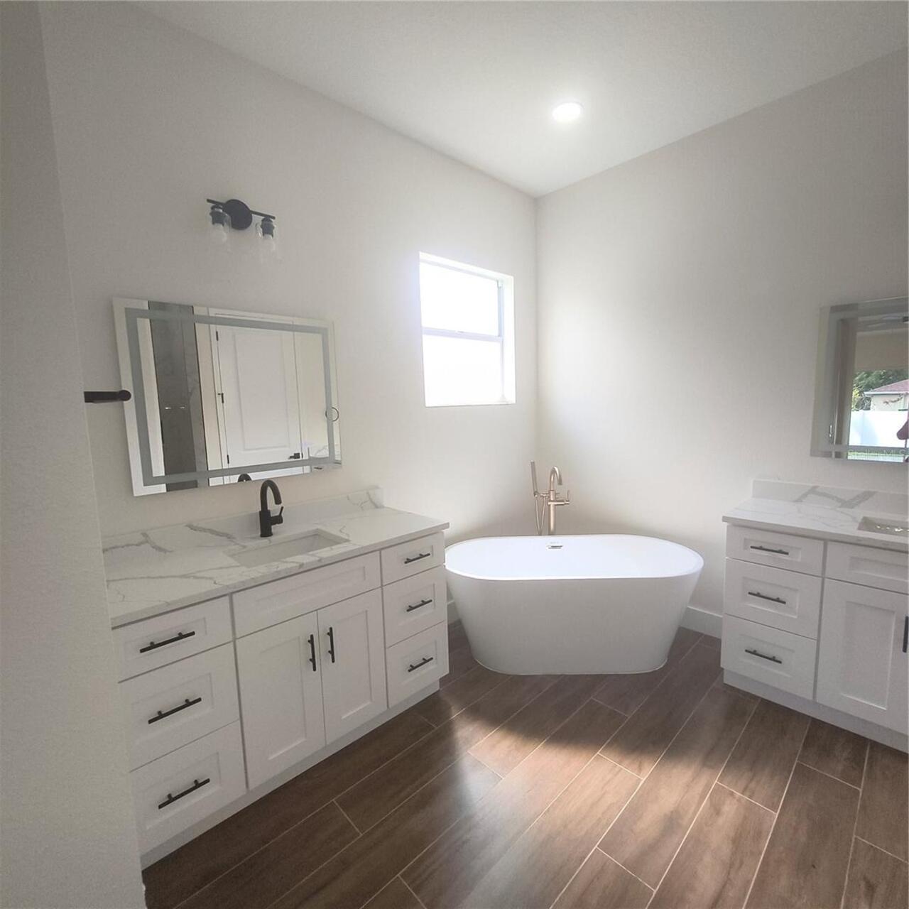 Listing Photo 11