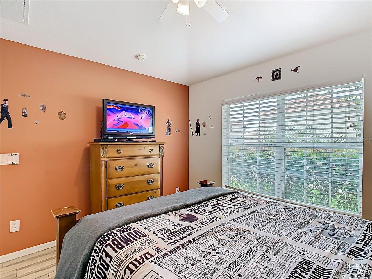 Listing Photo 12