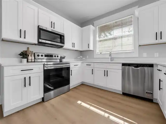 Listing Photo 10