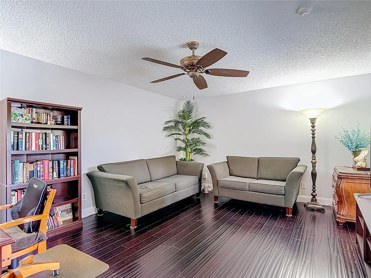 Listing Photo 12
