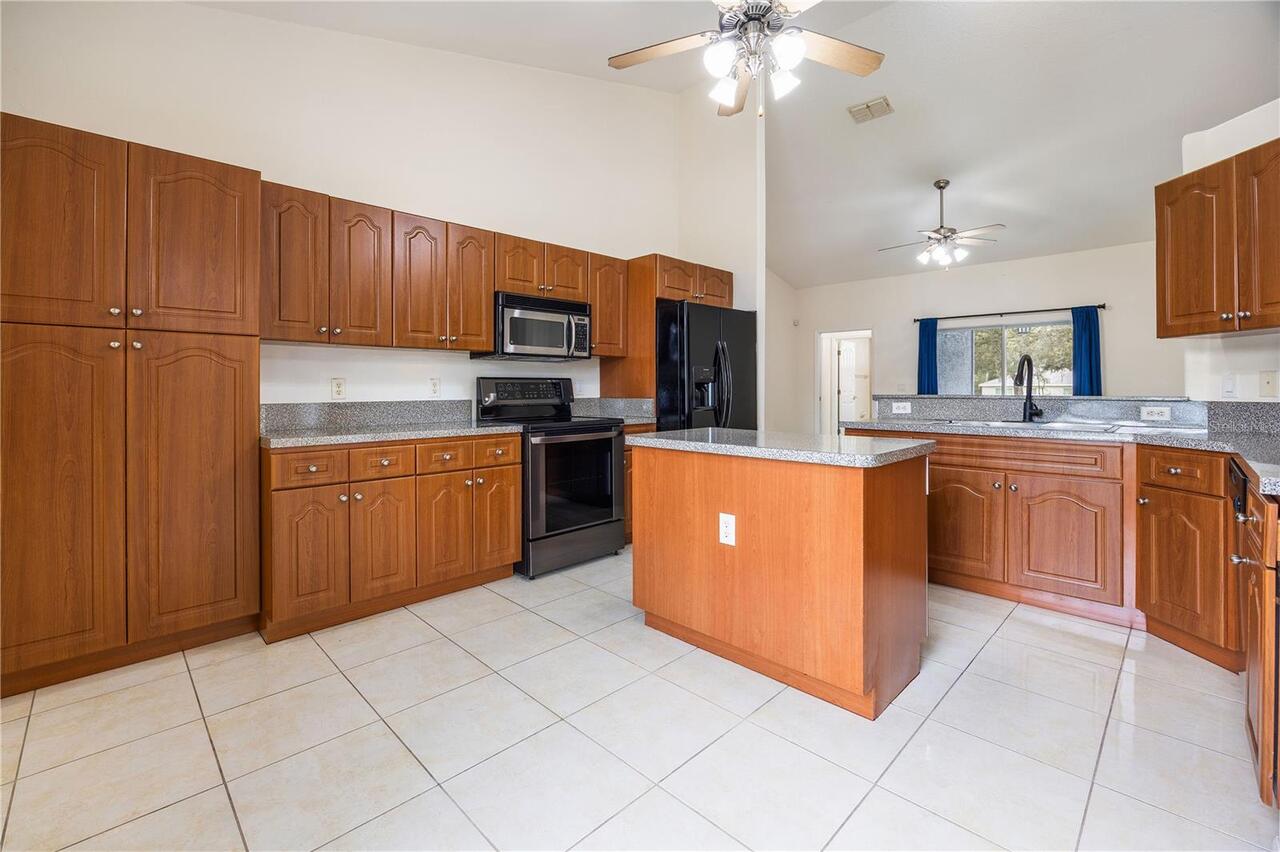 Listing Photo 10