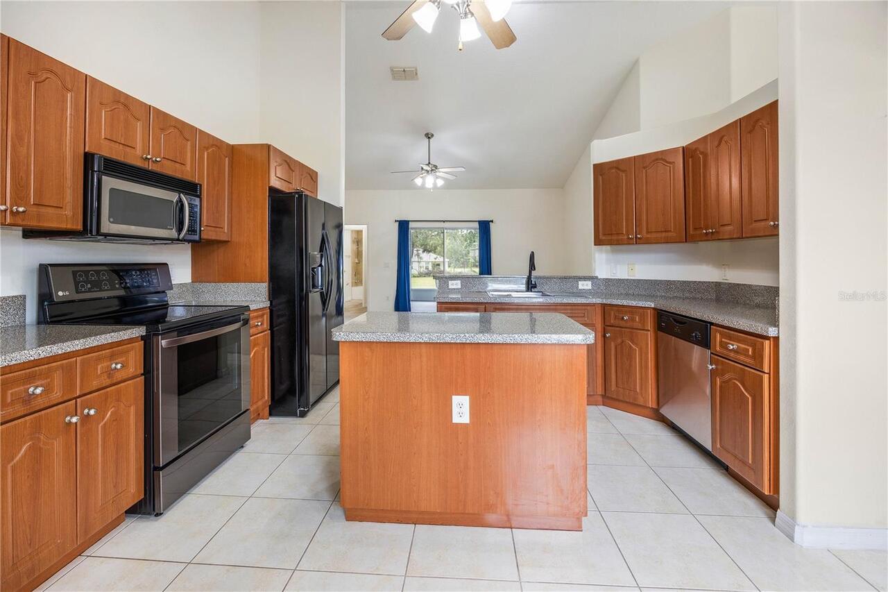 Listing Photo 11