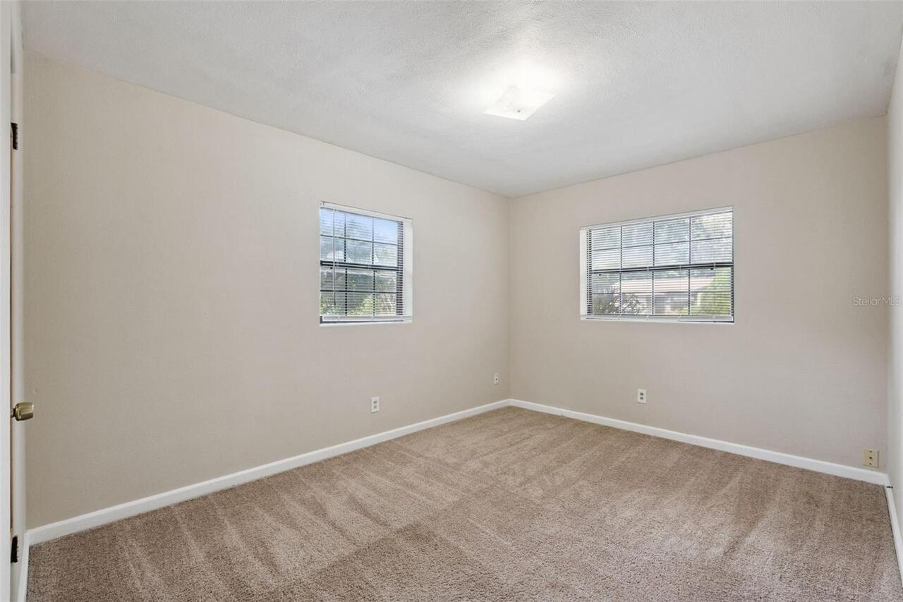 Listing Photo 12