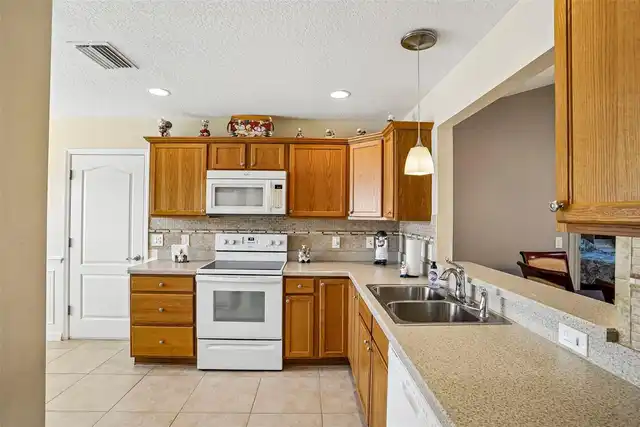 Listing Photo 7