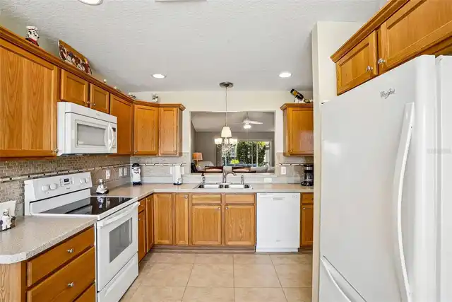 Listing Photo 10