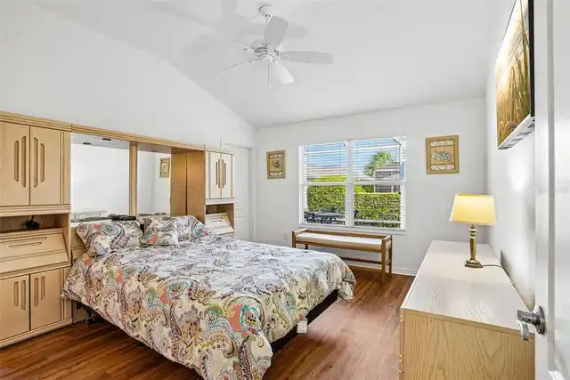 Listing Photo 11