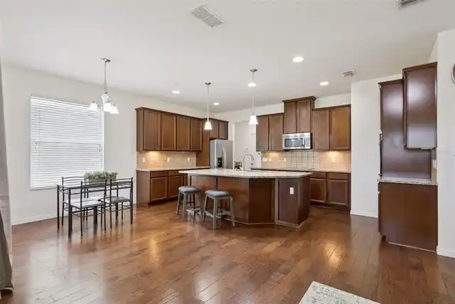 Listing Photo 7