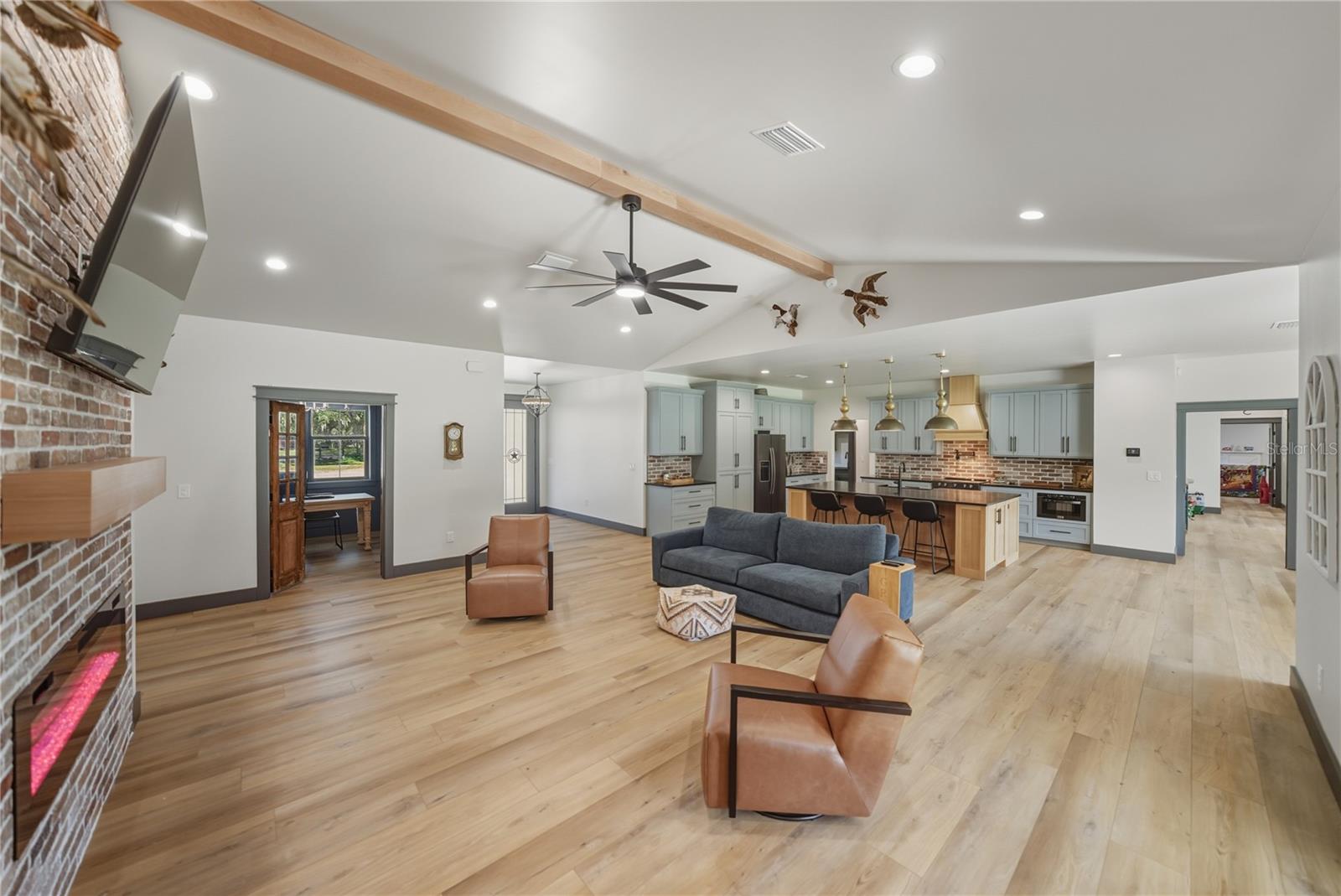Listing Photo 16