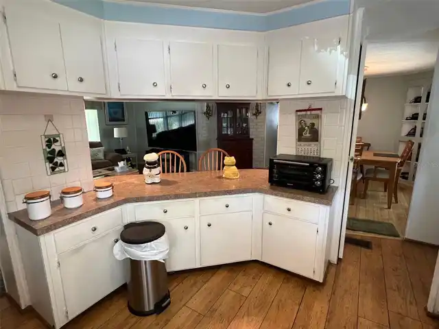Listing Photo 10