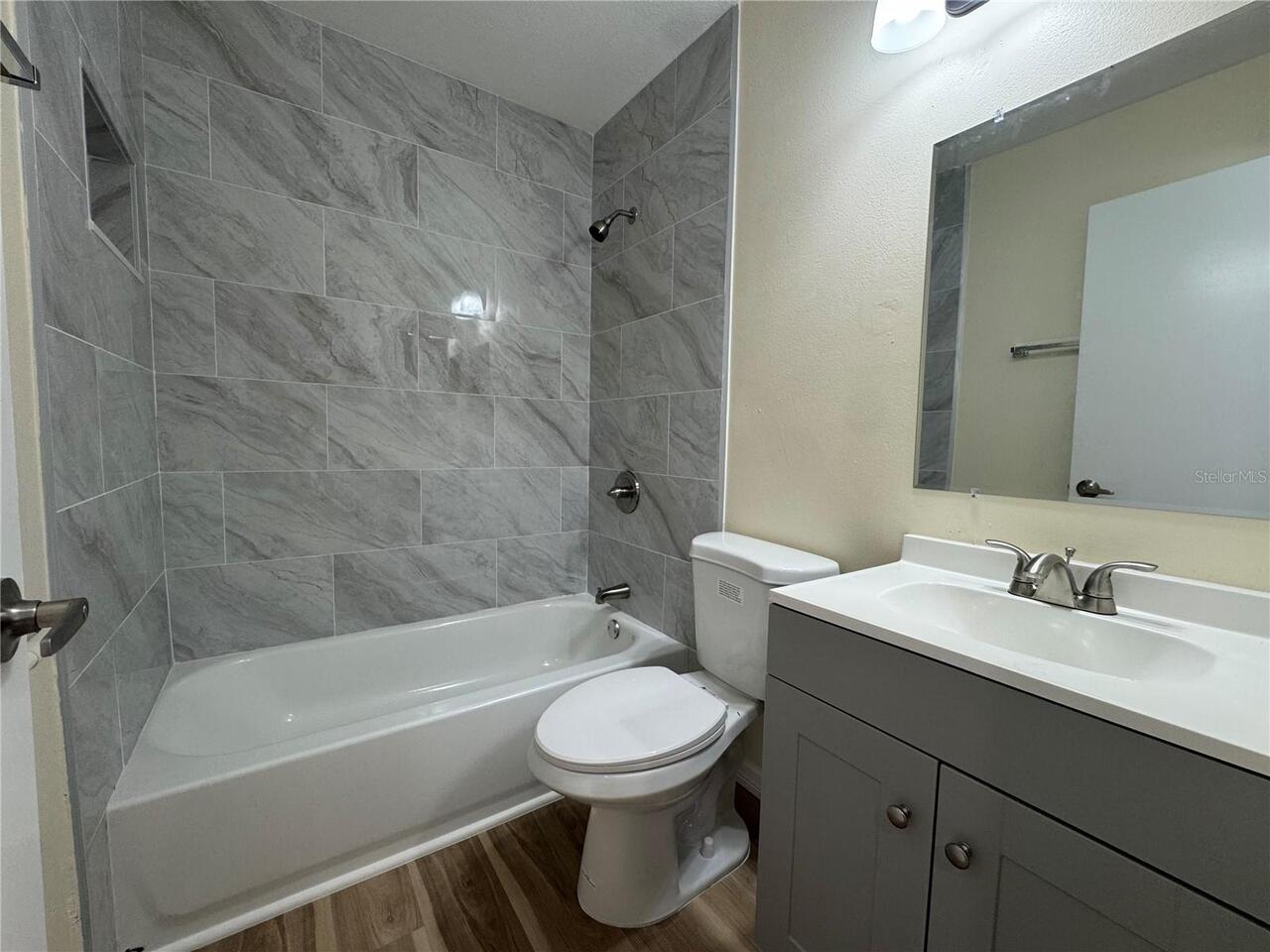 Listing Photo 12
