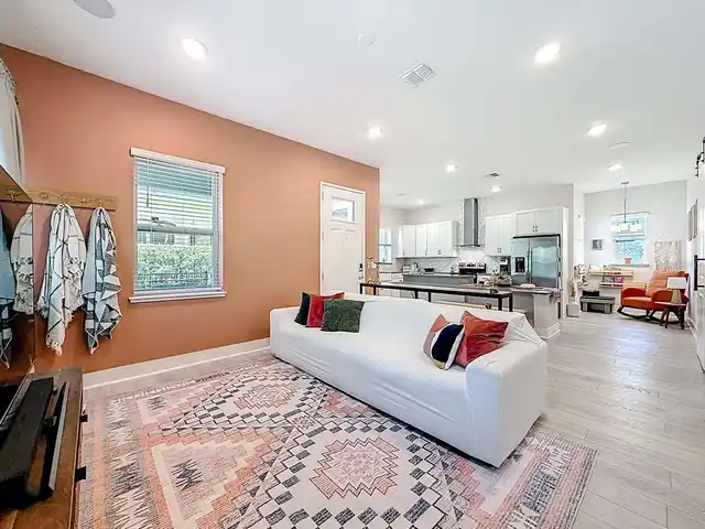 Listing Photo 6