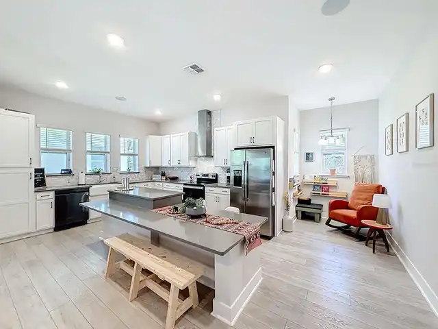 Listing Photo 8