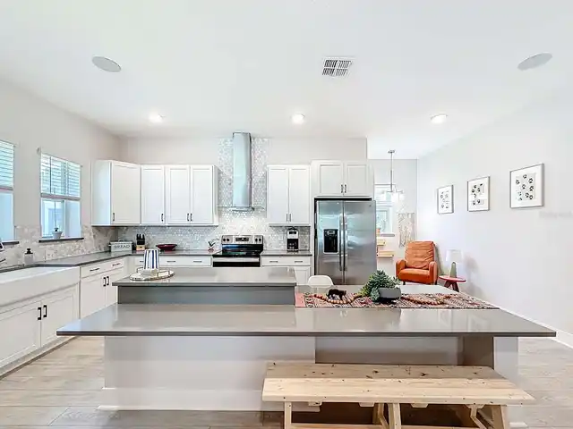 Listing Photo 9