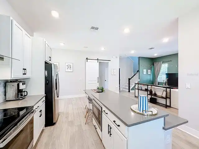 Listing Photo 12