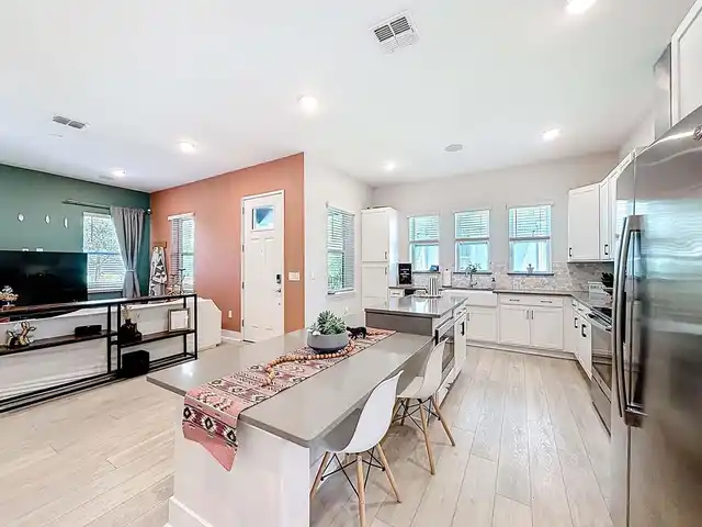 Listing Photo 14