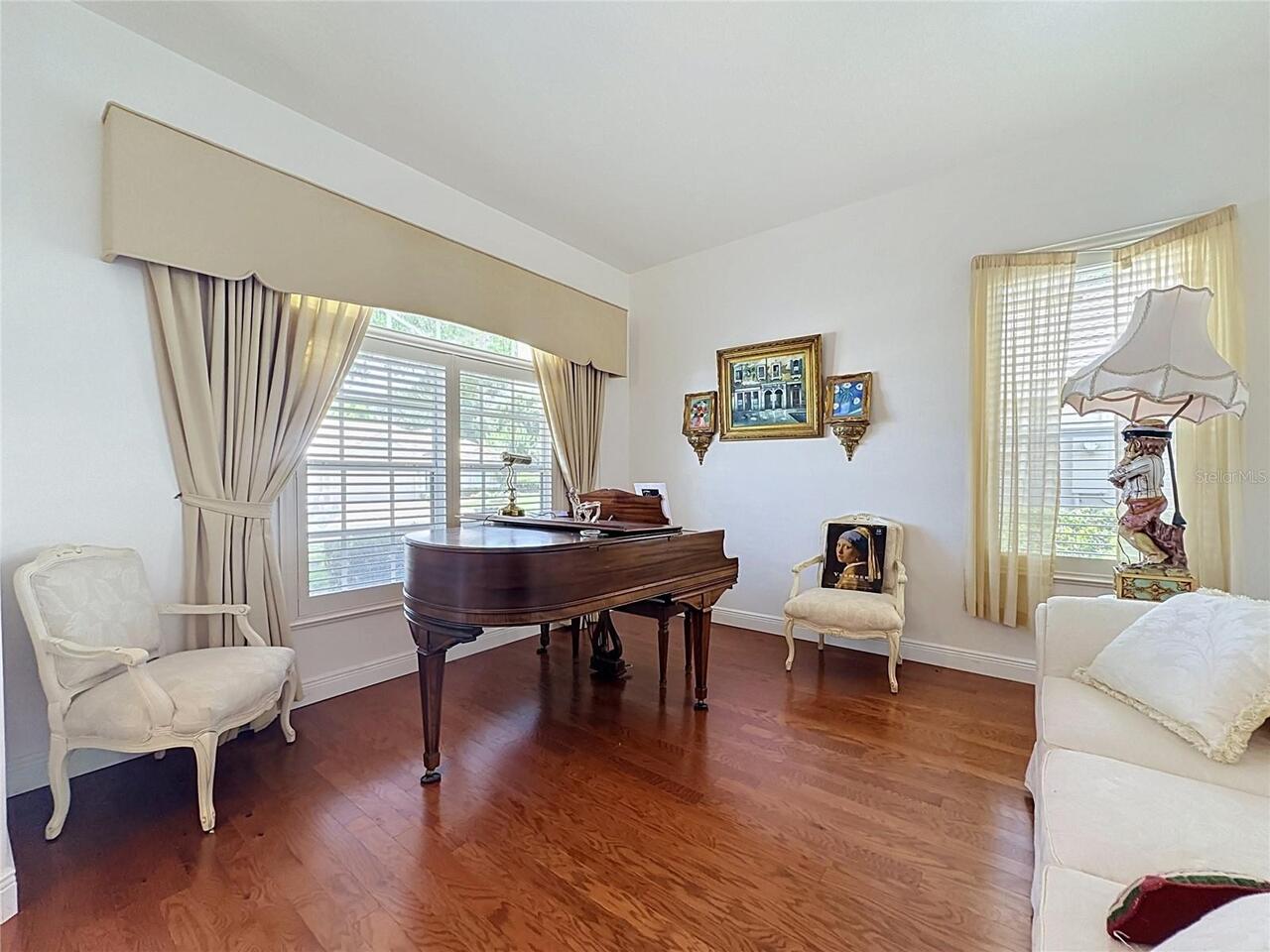 Listing Photo 8