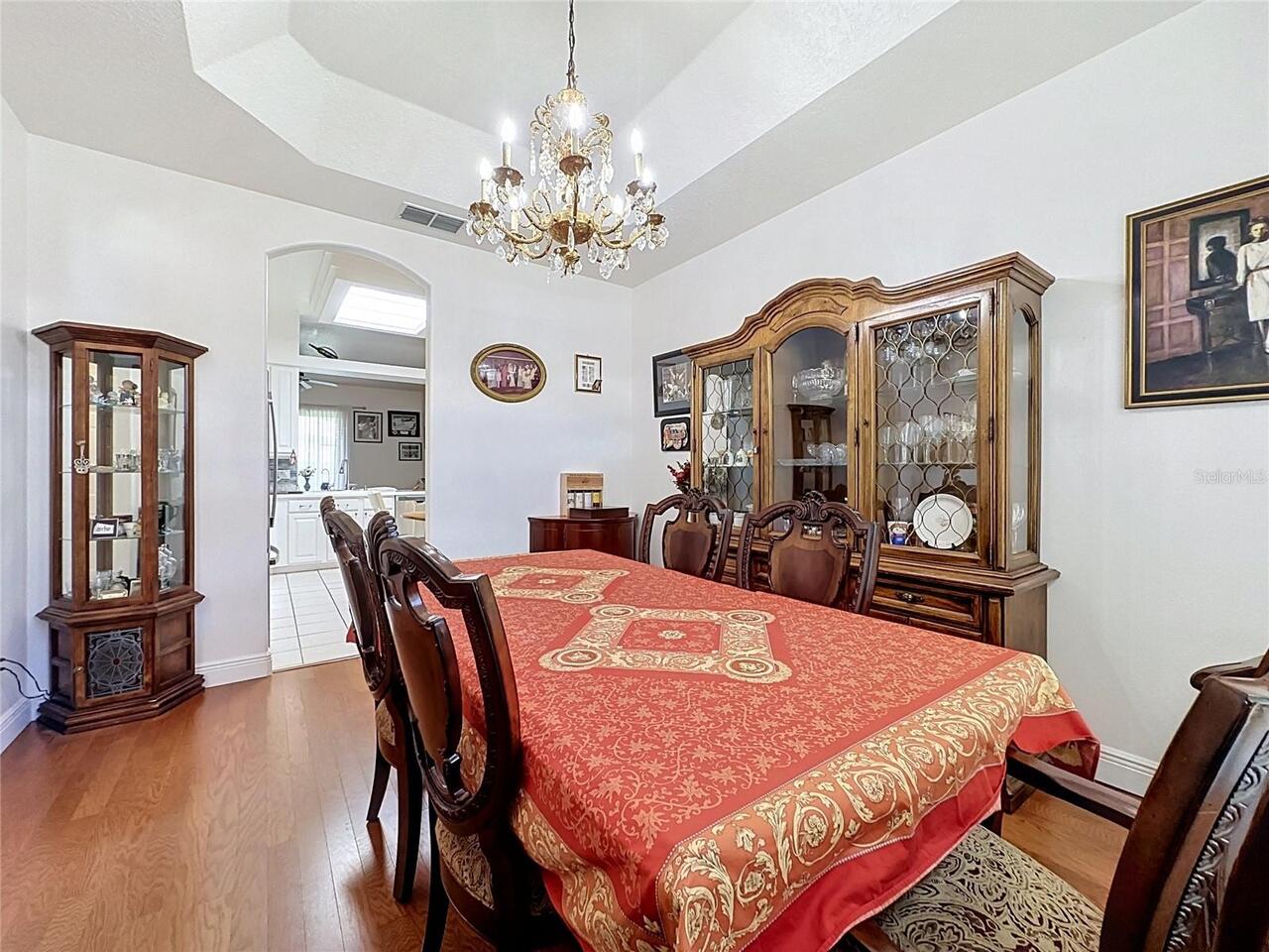 Listing Photo 12