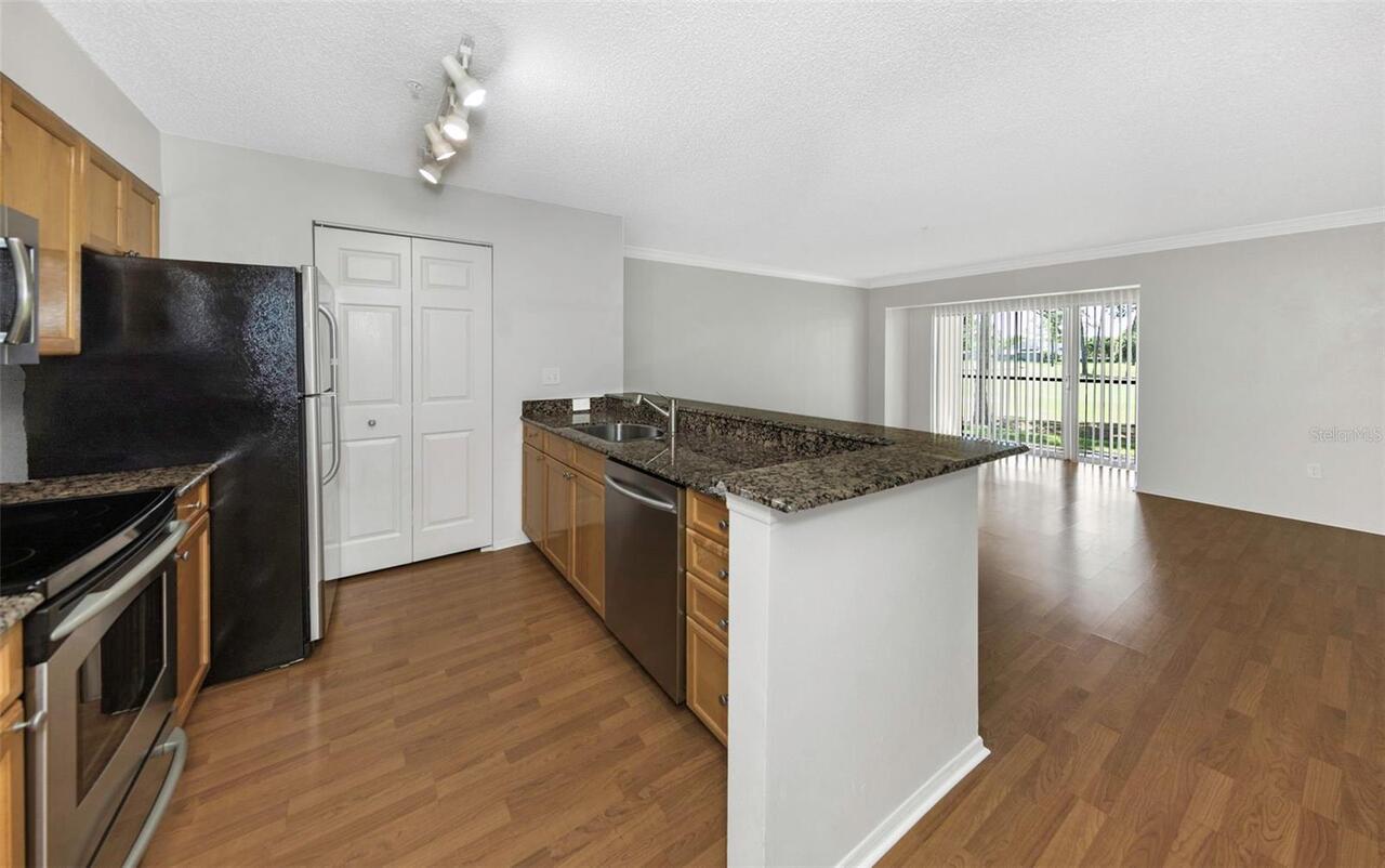 Listing Photo 12