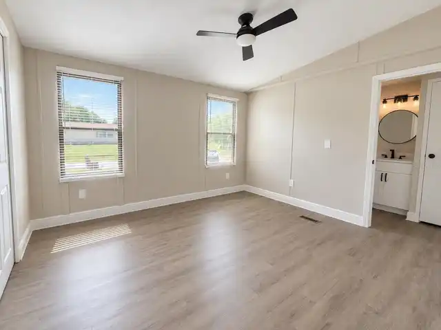 Listing Photo 15