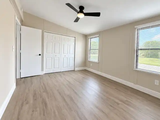 Listing Photo 16