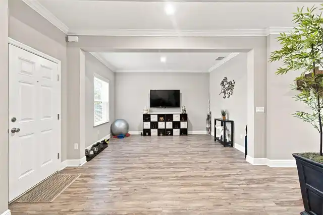 Listing Photo 8