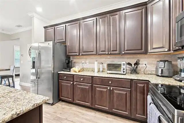 Listing Photo 17