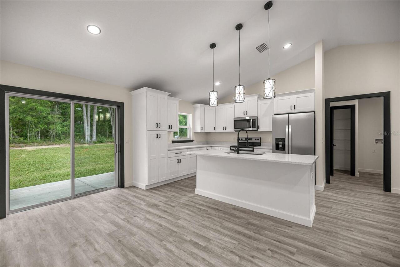 Listing Photo 10