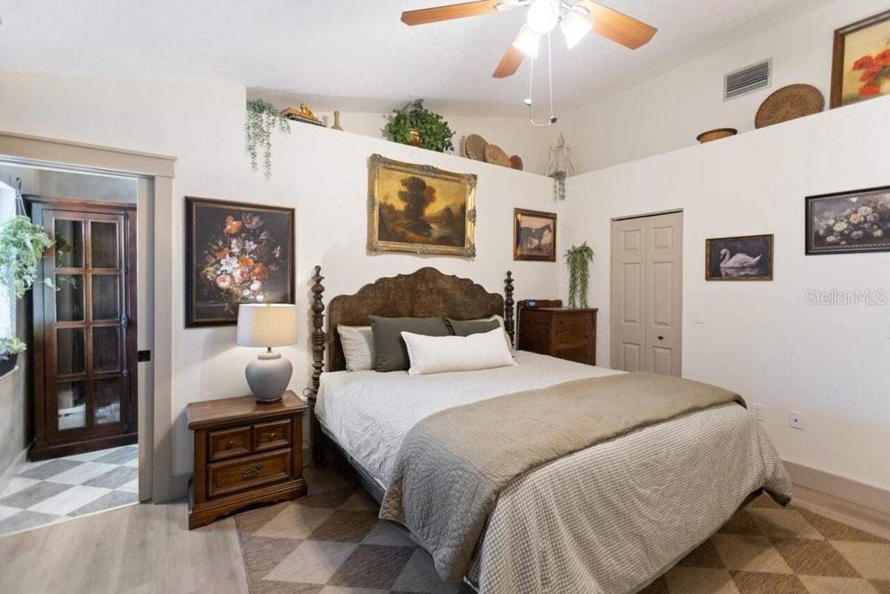 Listing Photo 17