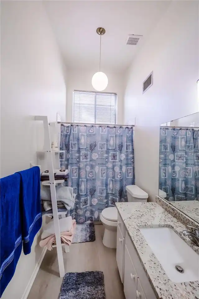 Listing Photo 17