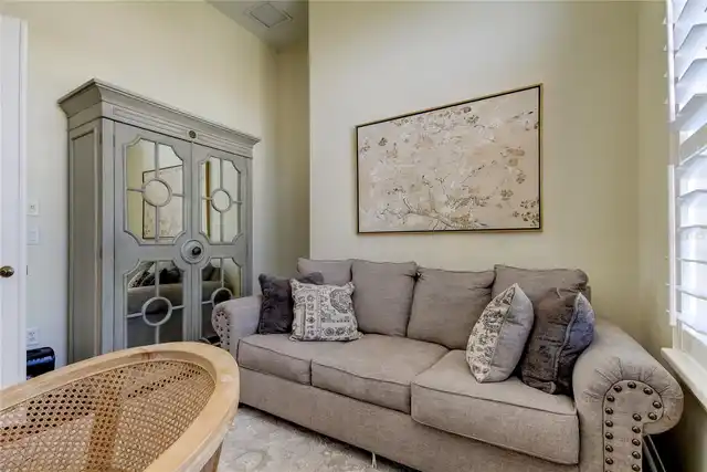 Listing Photo 19