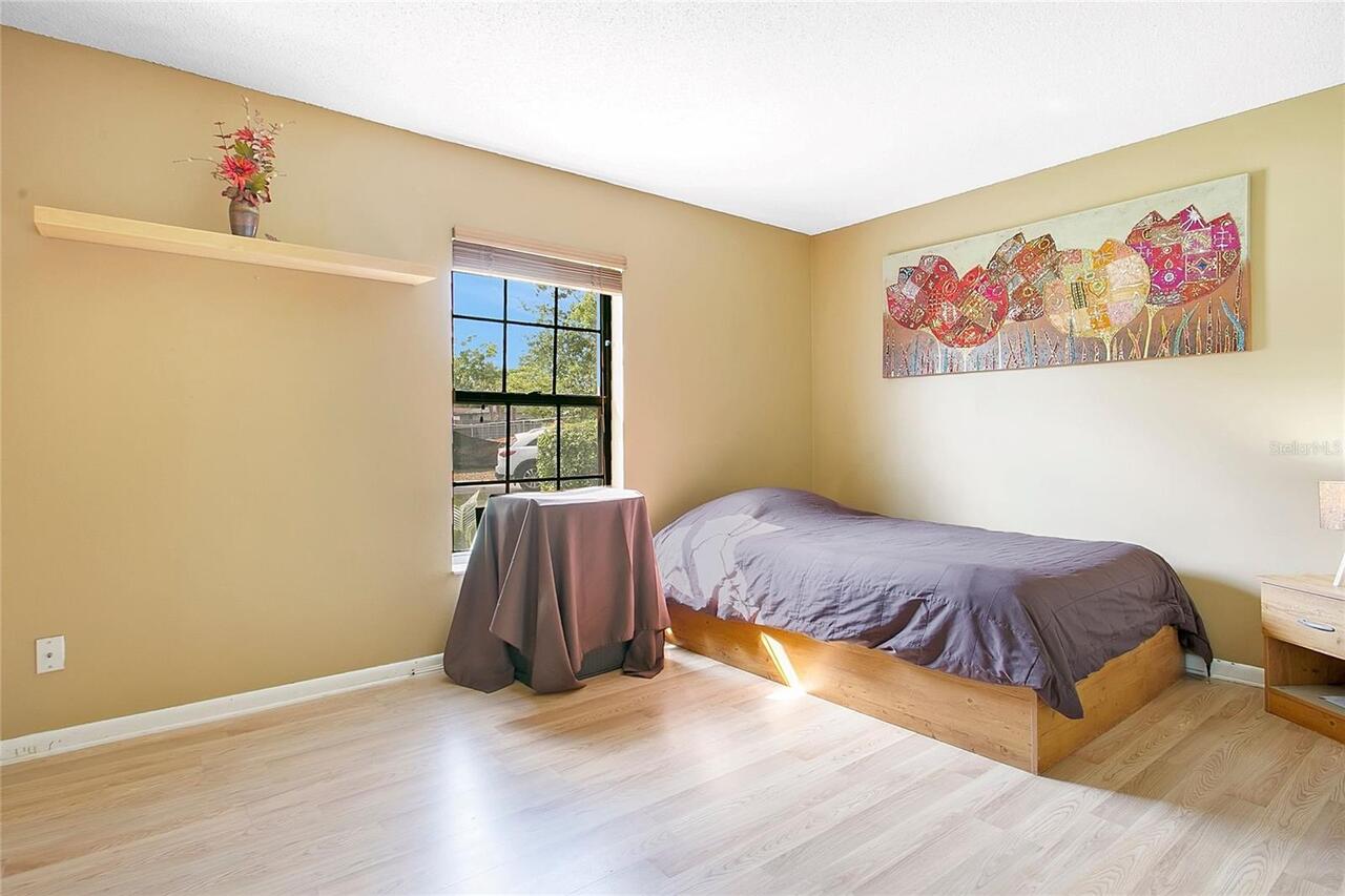 Listing Photo 16