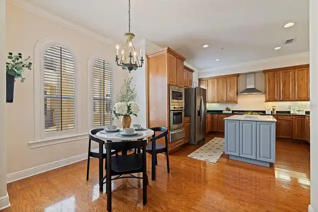 Listing Photo 8