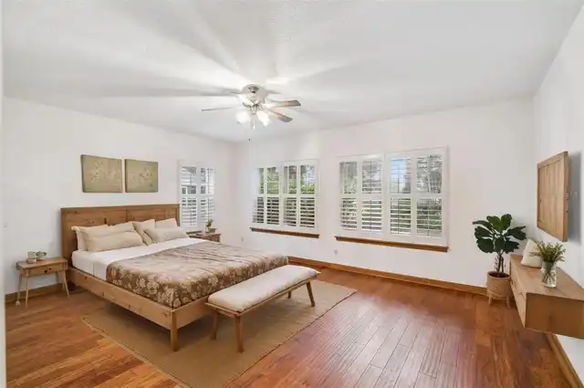 Listing Photo 10
