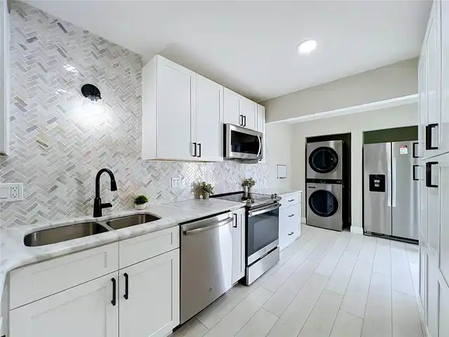 Listing Photo 10