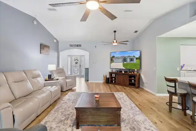 Listing Photo 6