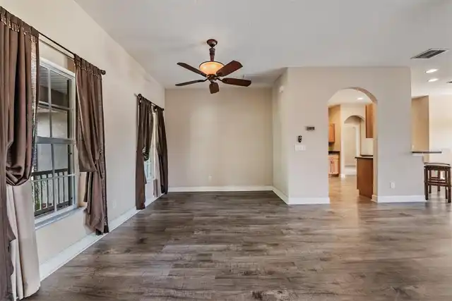 Listing Photo 8