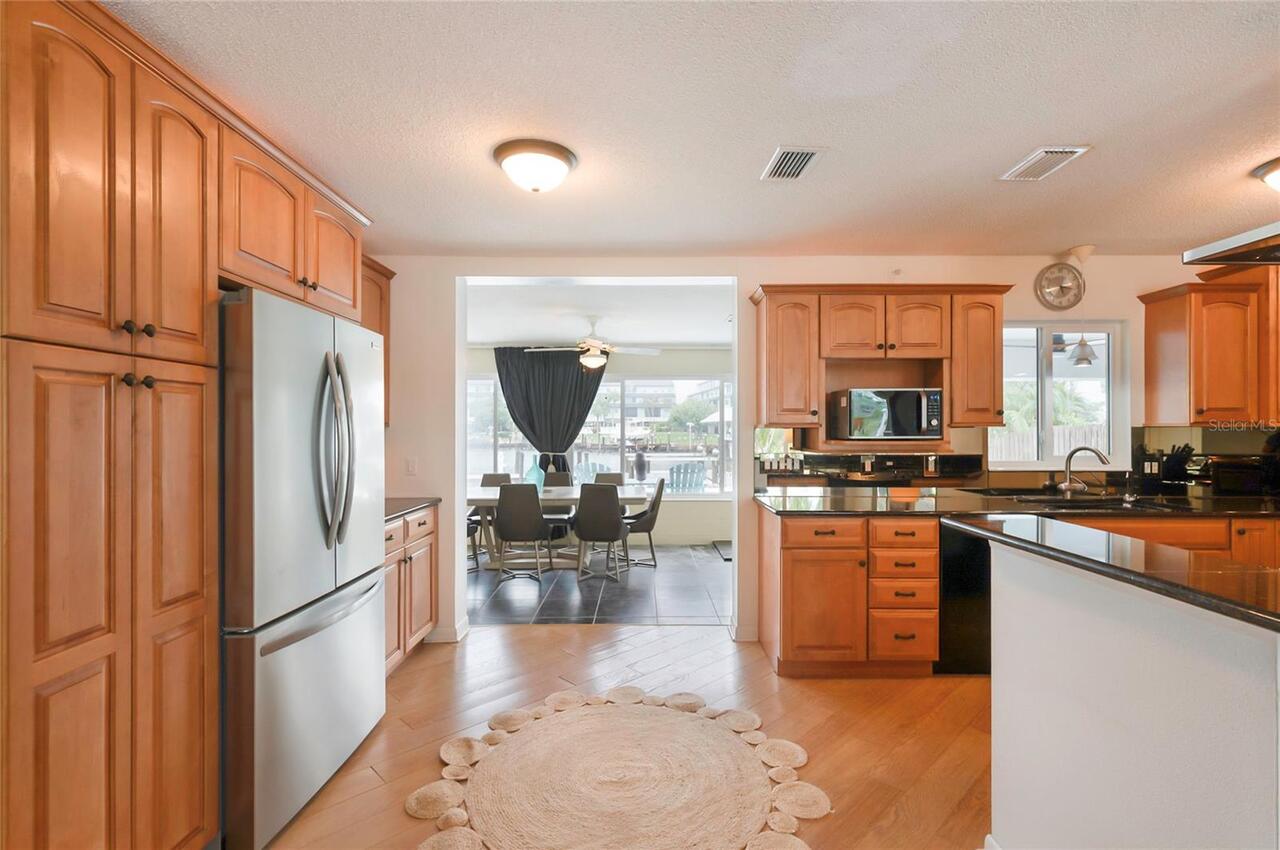 Listing Photo 14