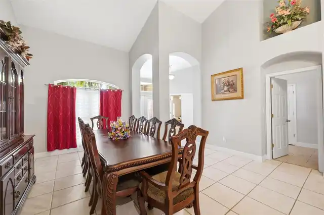 Listing Photo 9