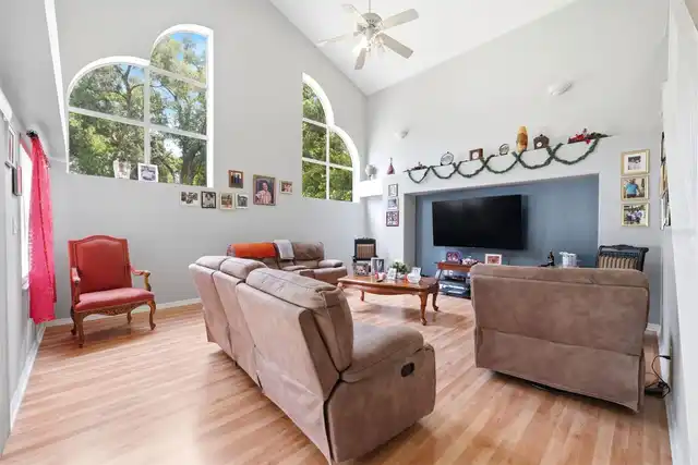 Listing Photo 18