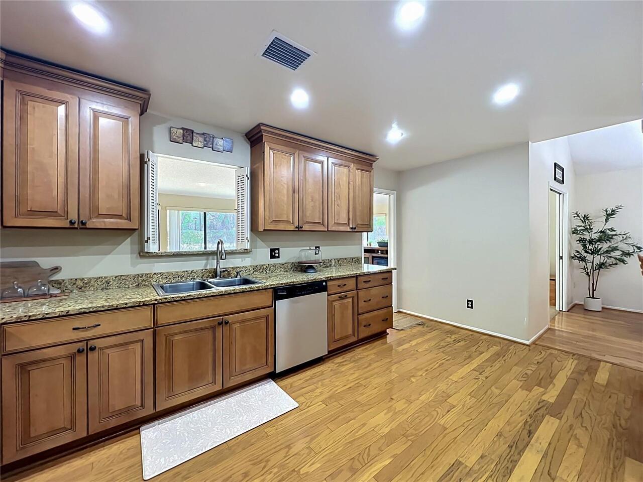 Listing Photo 34