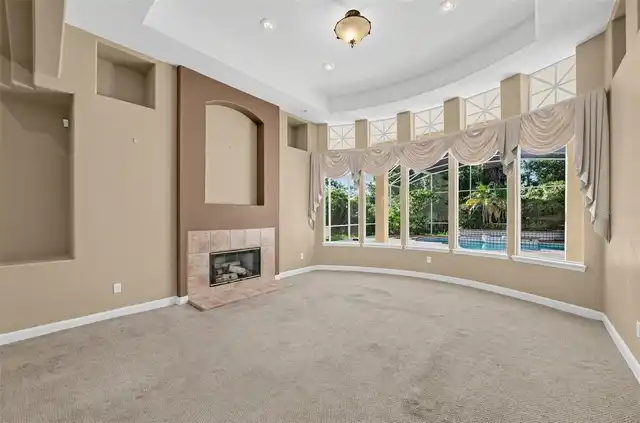 Listing Photo 14