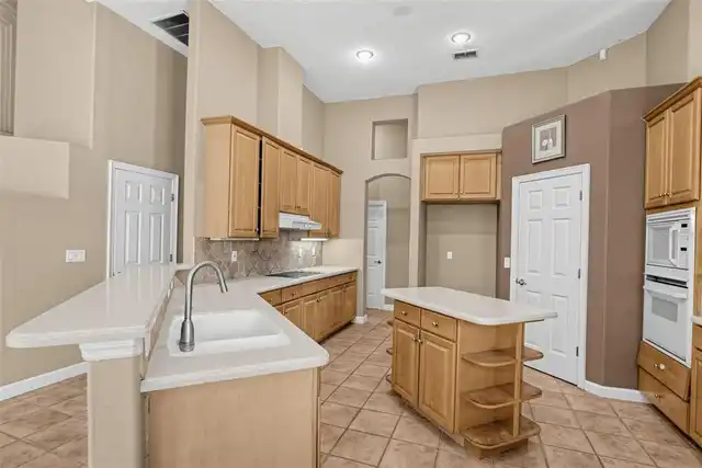 Listing Photo 16