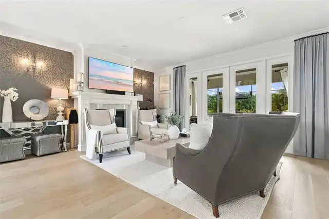 Listing Photo 7