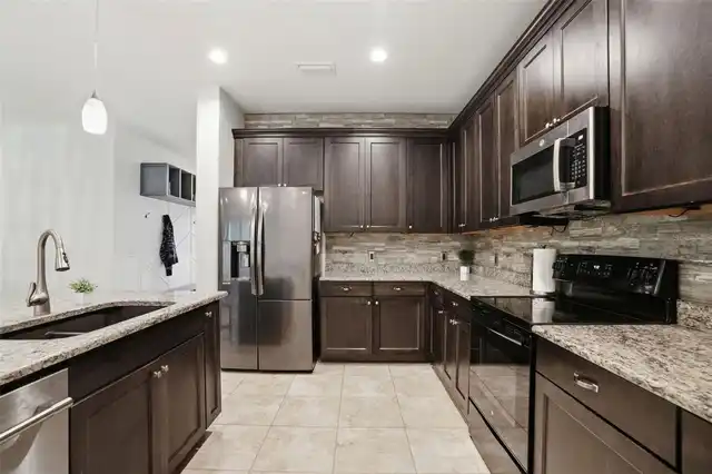 Listing Photo 14