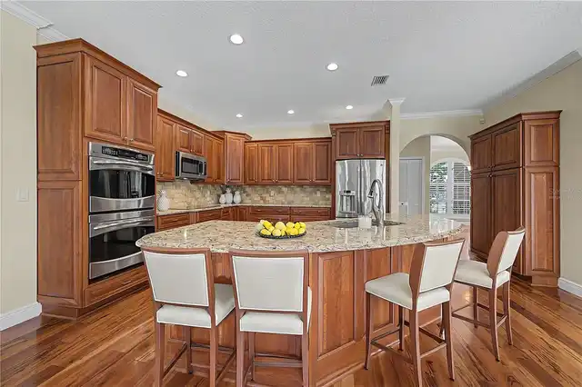 Listing Photo 9