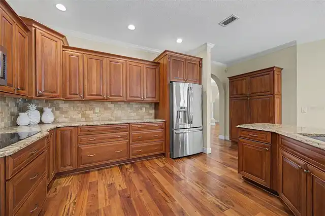Listing Photo 10