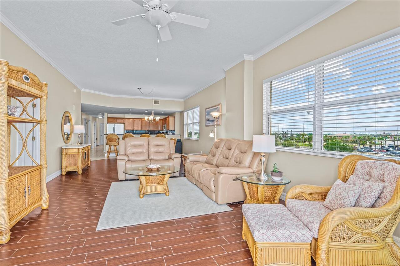 Listing Photo 11