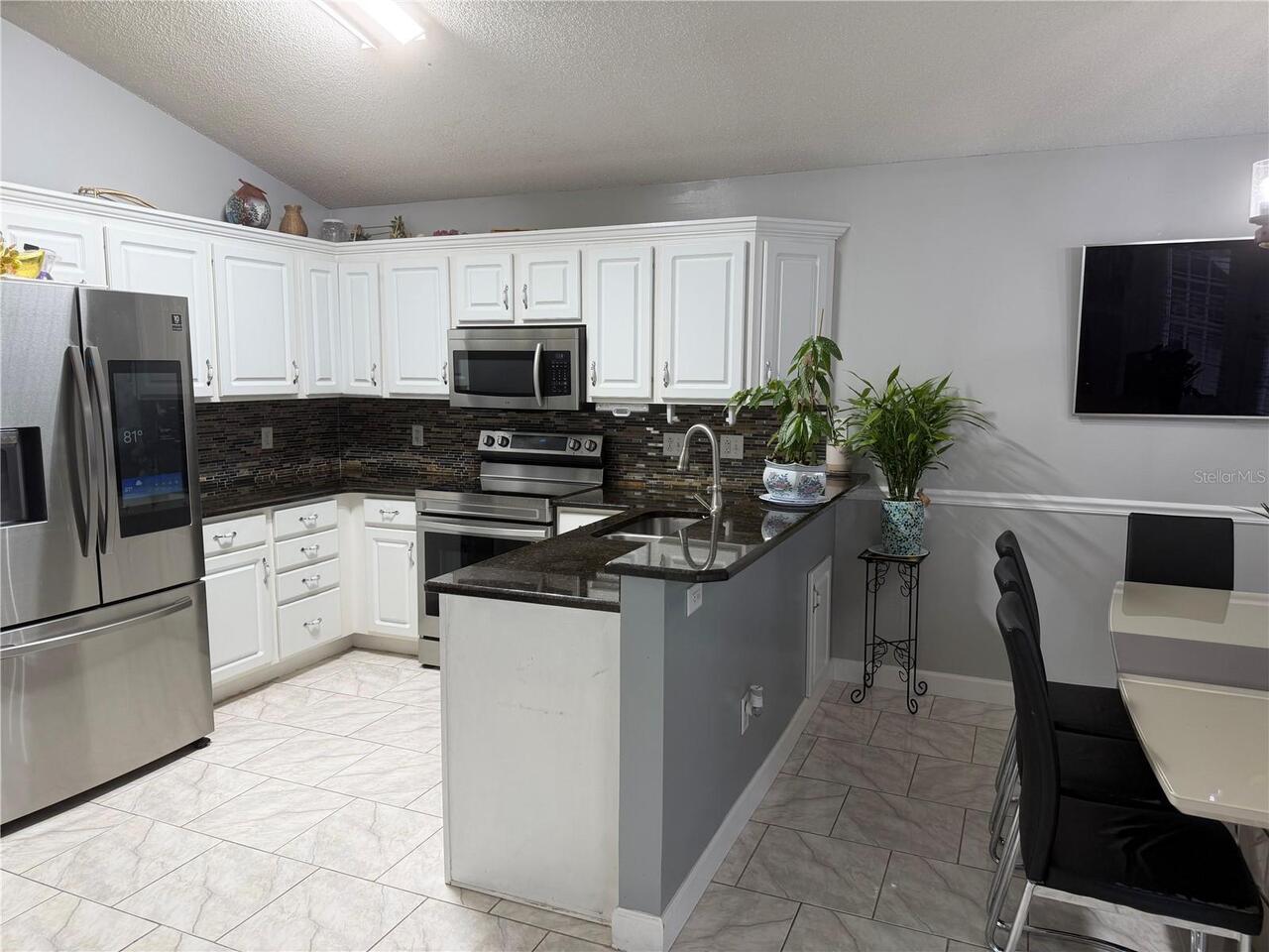 Listing Photo 8
