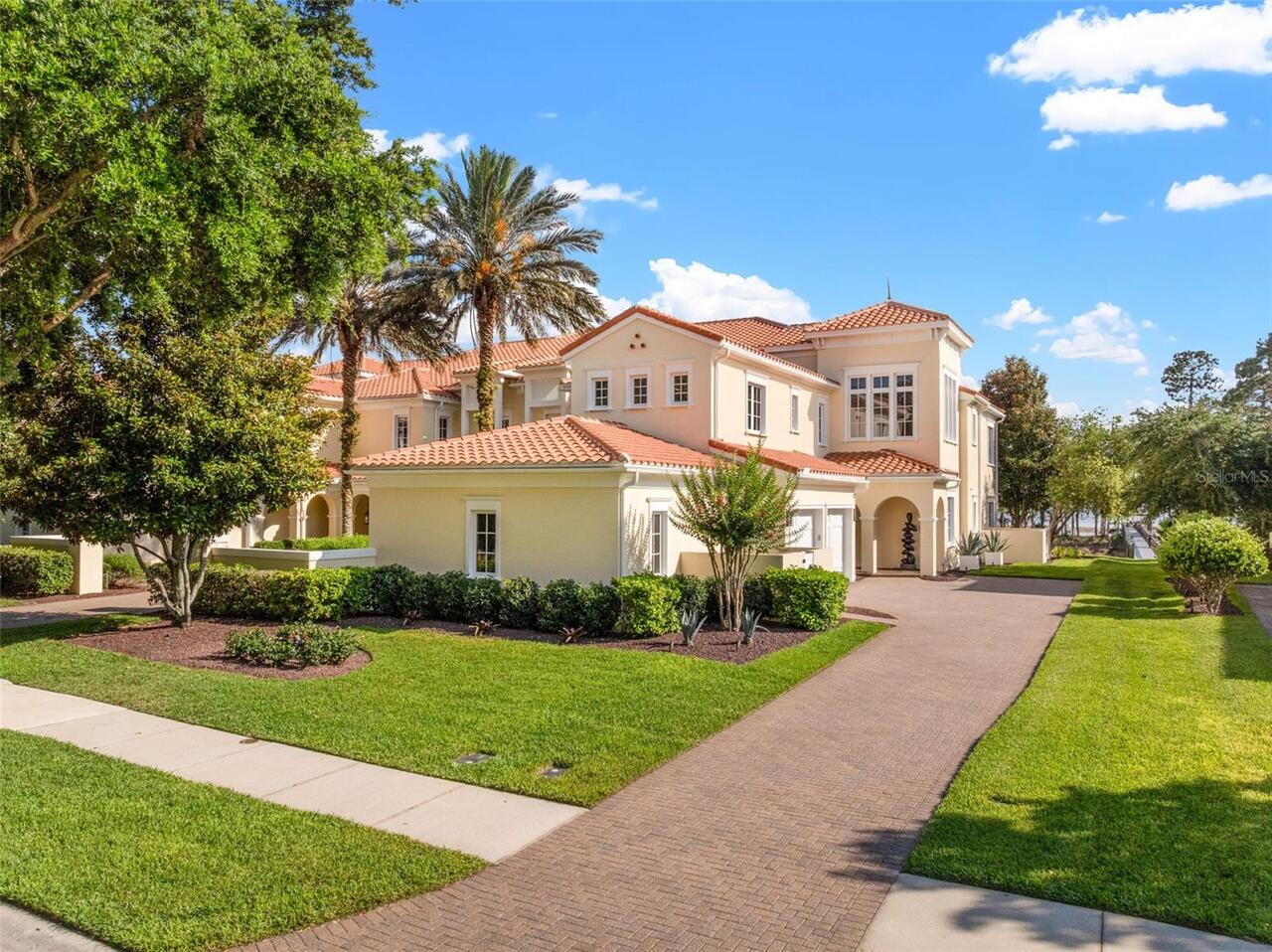 3BR, Home, 3BA, $2,100,000
Read More