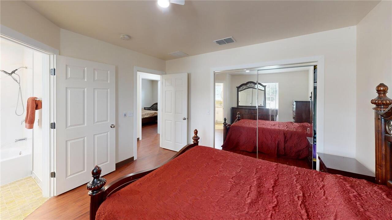 Listing Photo 9
